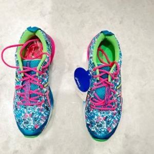 Woma's ASICS sneaker